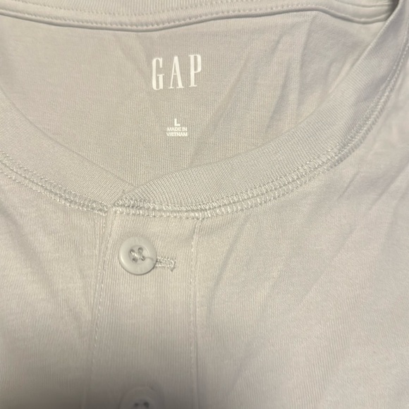 GAP Men’s Short Sleeve 3 Button Henley Tee Gray Size Large - Picture 8 of 13
